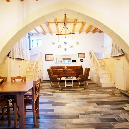 Stefanis Relis House 度假居 *
